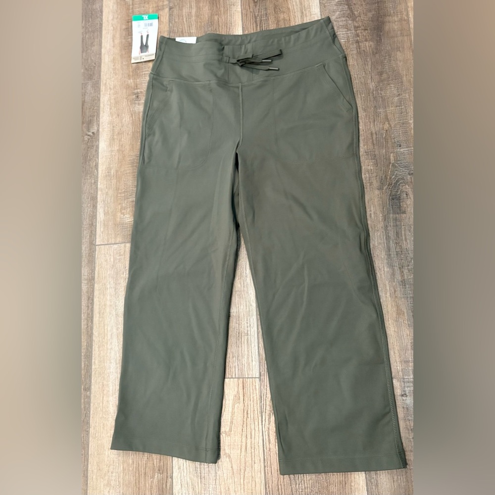 Mondetta Women's Khaki Green Chinos